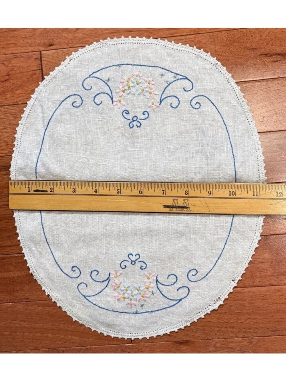 Hand-Embroidered Oval Linen Doily Delicate Floral Design Lace Edge 14x11” Vtg